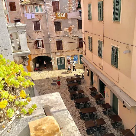 Piazza Grande Apartment